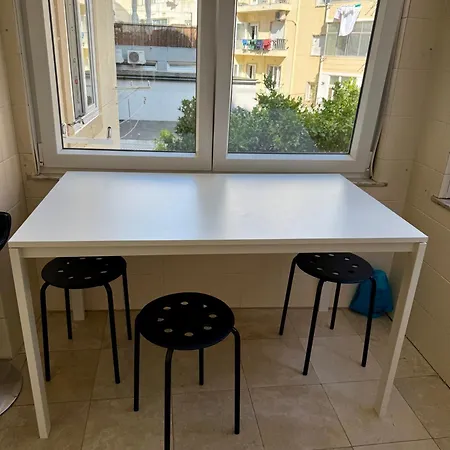 Alcantara 3 Sem Janelas Lisboa